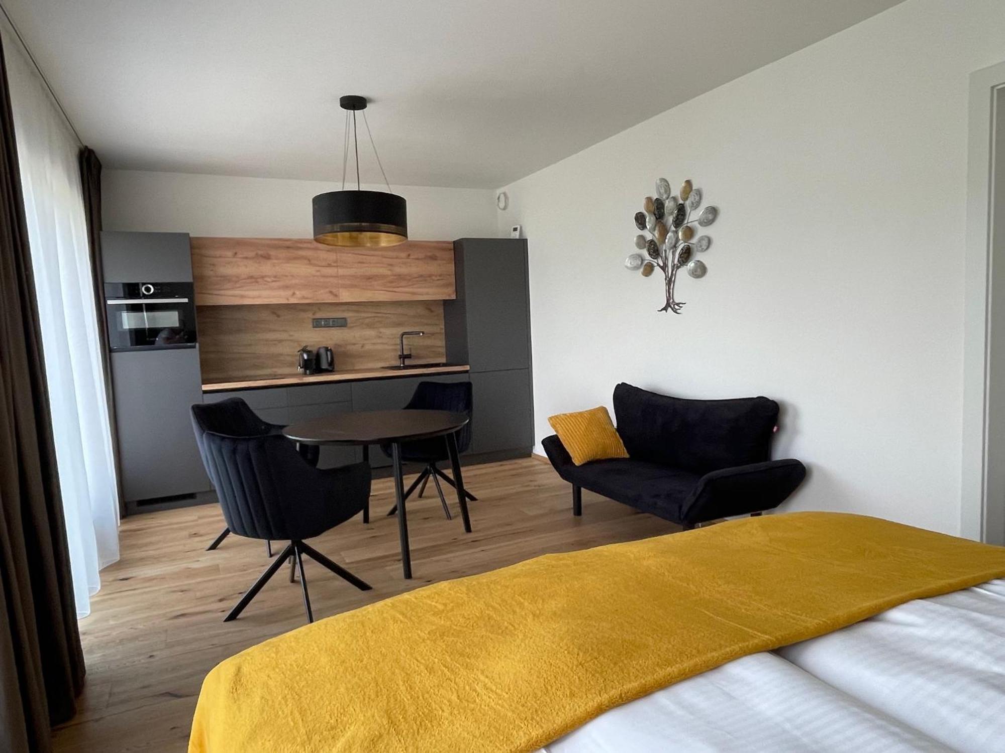 H52 Apartments Брно Екстер'єр фото